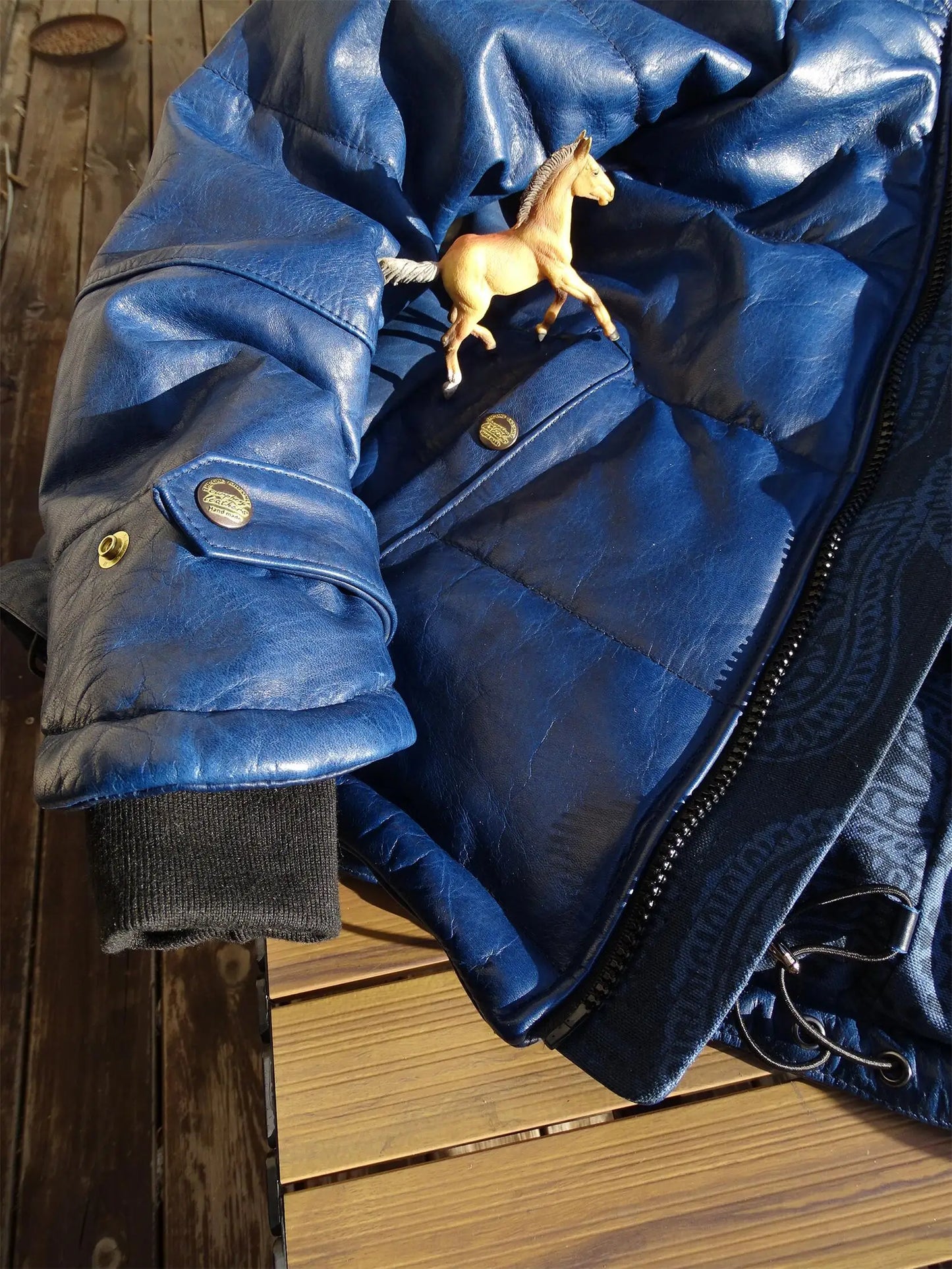 Batik horsehide cotton men women hat diagonal zipper horseshoe sleeve leather coat